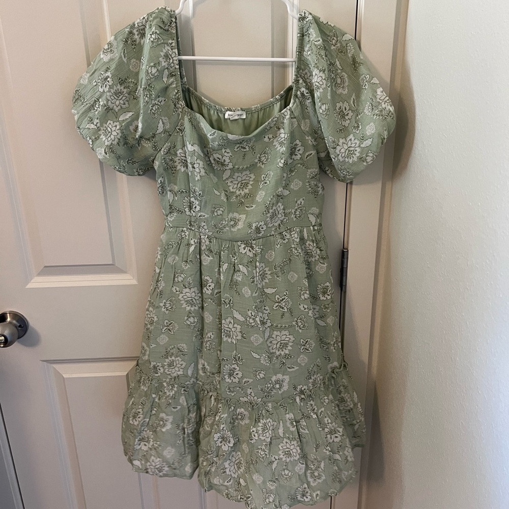 sage green floral puff sleeve dress